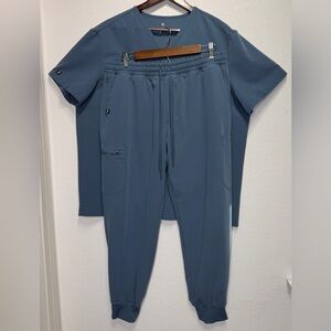 Jaanuu Scrub Set Blue Slate – XL Top / L Jogger Pants – Modern Stretch